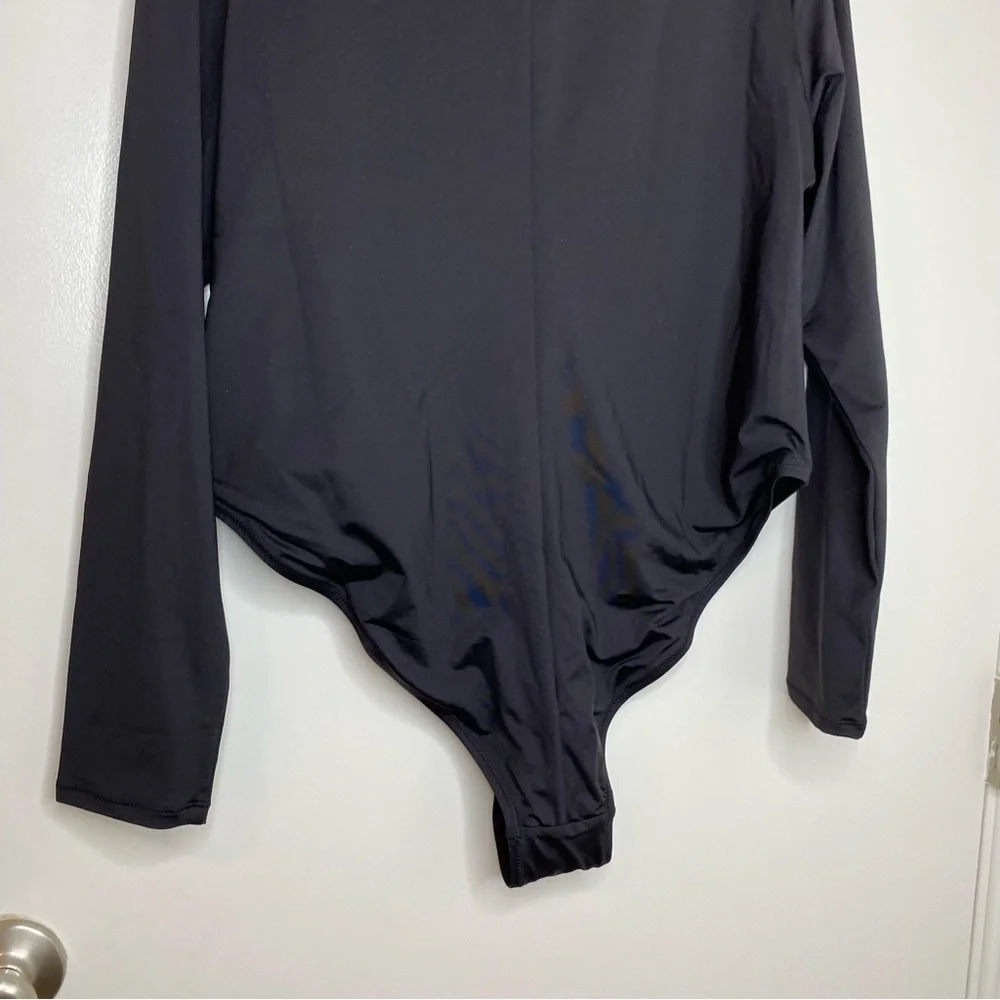 COPY - NEW !! SKIMS Swim Zip Front Long Sleeve One piece - ONYX